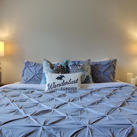 Misty Mountain- Premium 2 Bedroom Mountain View キャンモア エクステリア 写真
