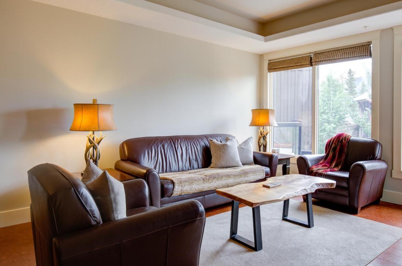 Misty Mountain- Premium 2 Bedroom Mountain View キャンモア エクステリア 写真