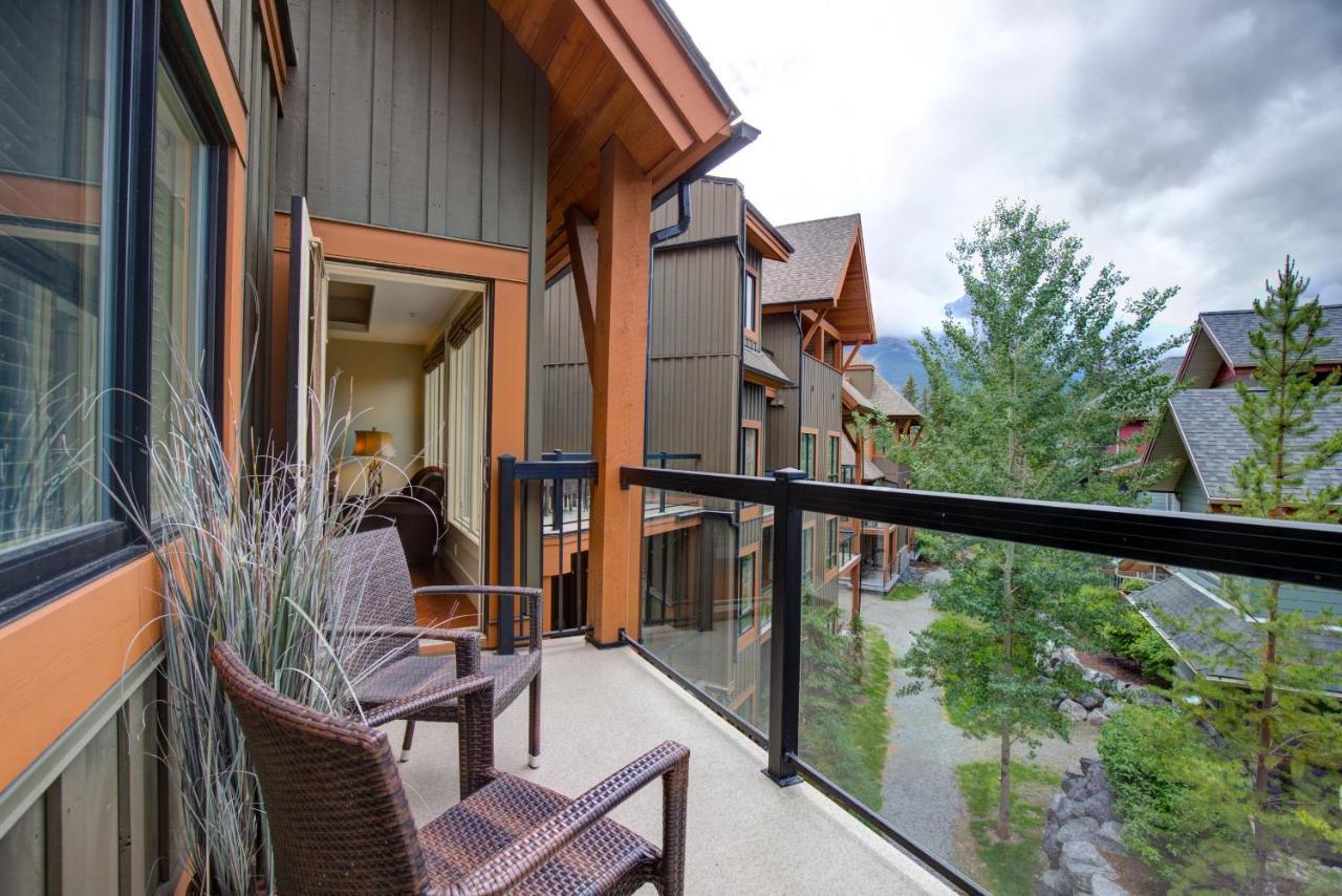 Misty Mountain- Premium 2 Bedroom Mountain View キャンモア エクステリア 写真