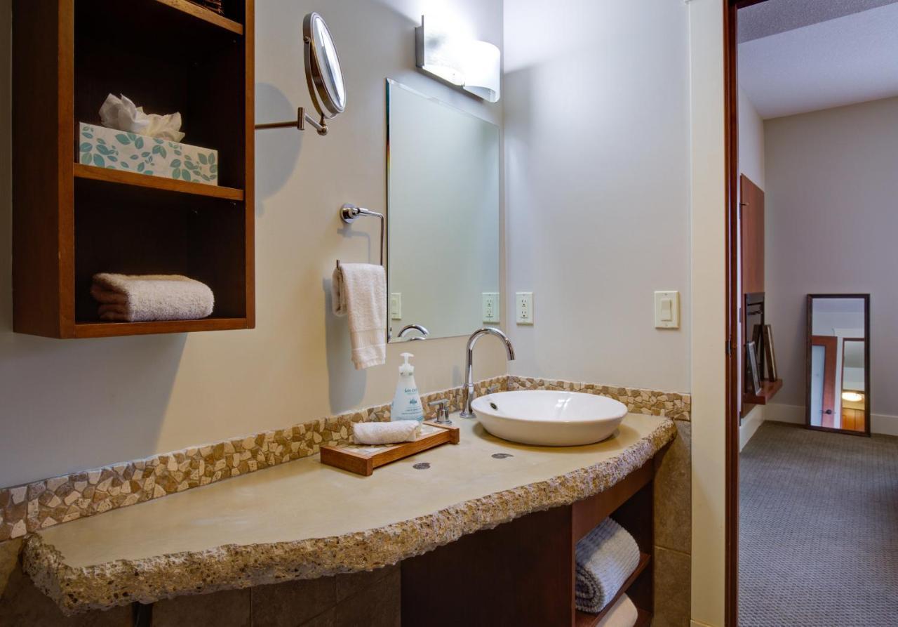 Misty Mountain- Premium 2 Bedroom Mountain View キャンモア エクステリア 写真